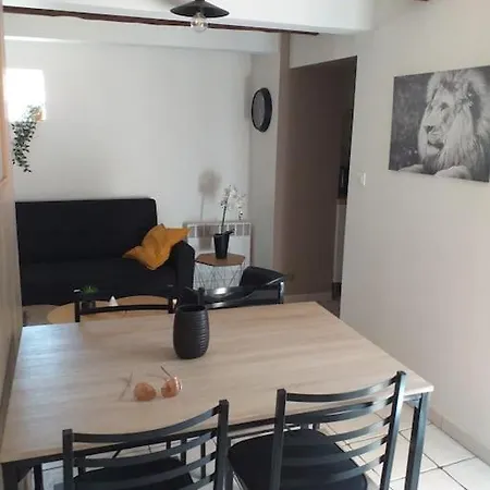 Дом отдыха Maisonette Avec Jardinet Sur Le Bas Du Faron